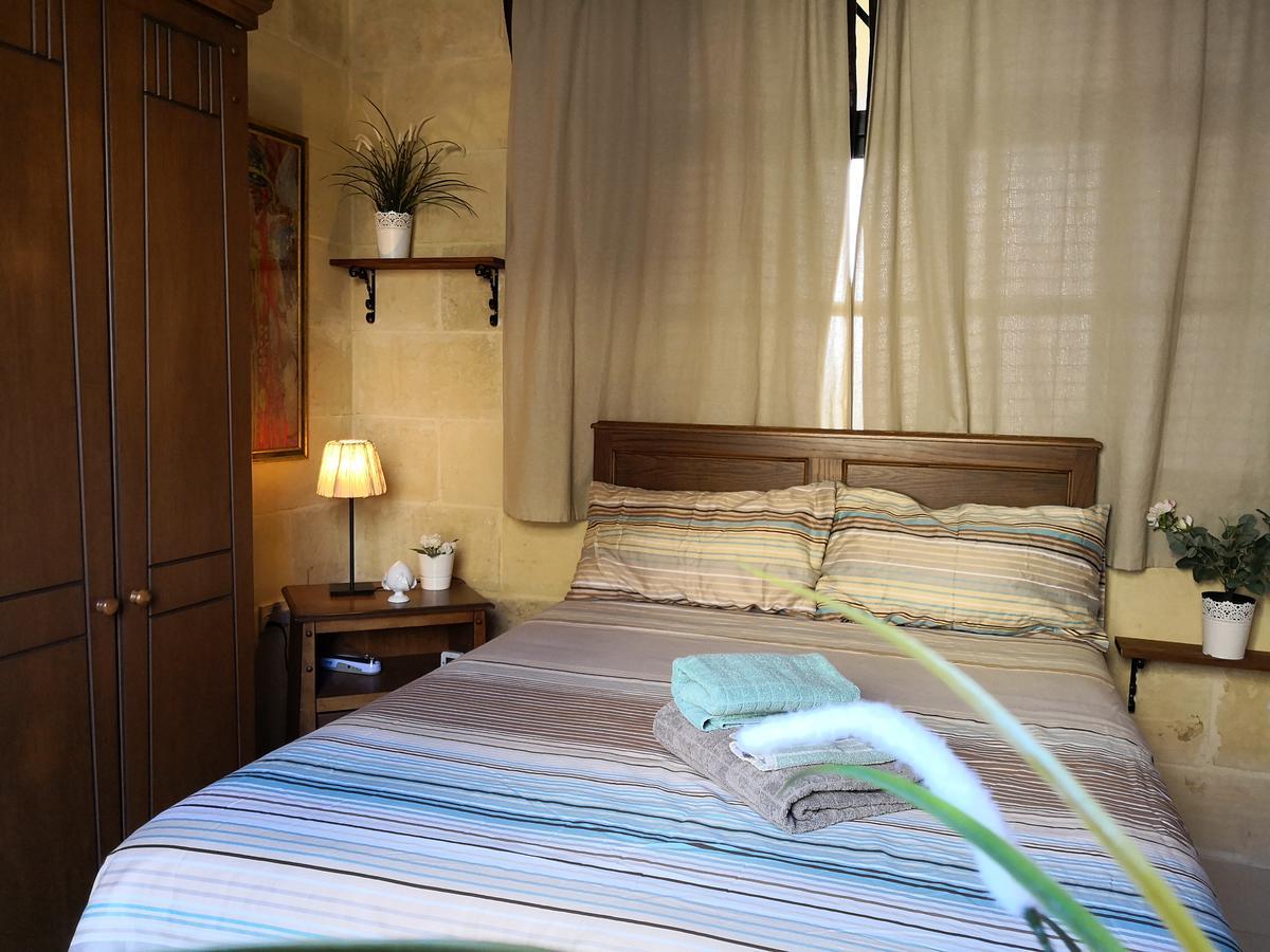Il Pomo Bianco Bed & Breakfast Qala Exterior photo